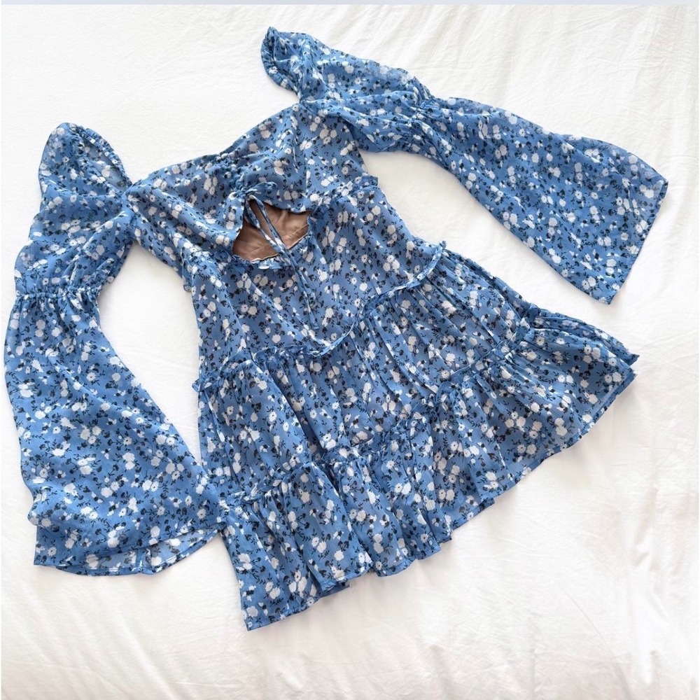 MAJORELLE Ailish Blue Floral Cutout Bell Sleeve Mini Dress Size S - Picture 2 of 7
